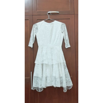 Thanh lí váy trắng Zamy sz M