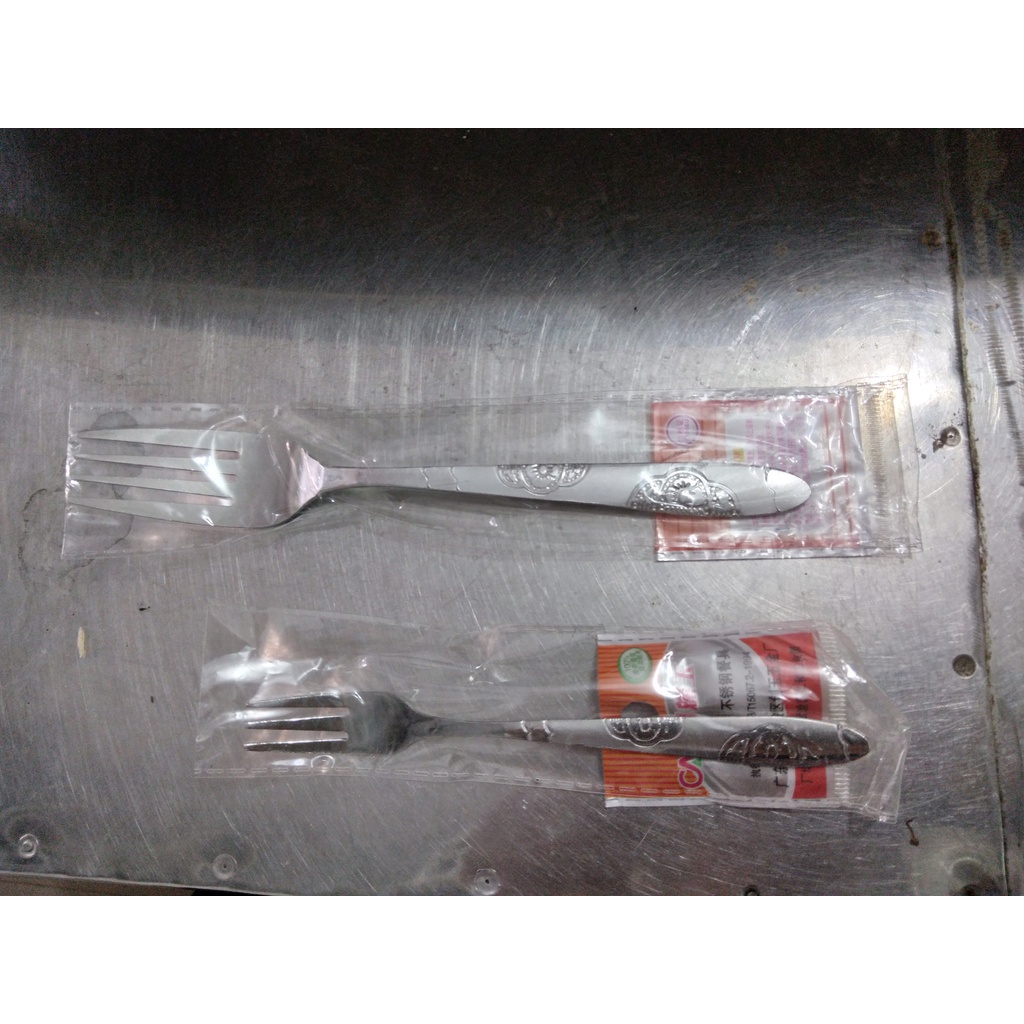 DĨA INOX, NĨA HOA QUẢ TRÁI CÂY BÍT TẾT ĐÙI GÀ HÀNG DÀY ĐEP - DĨA INOX