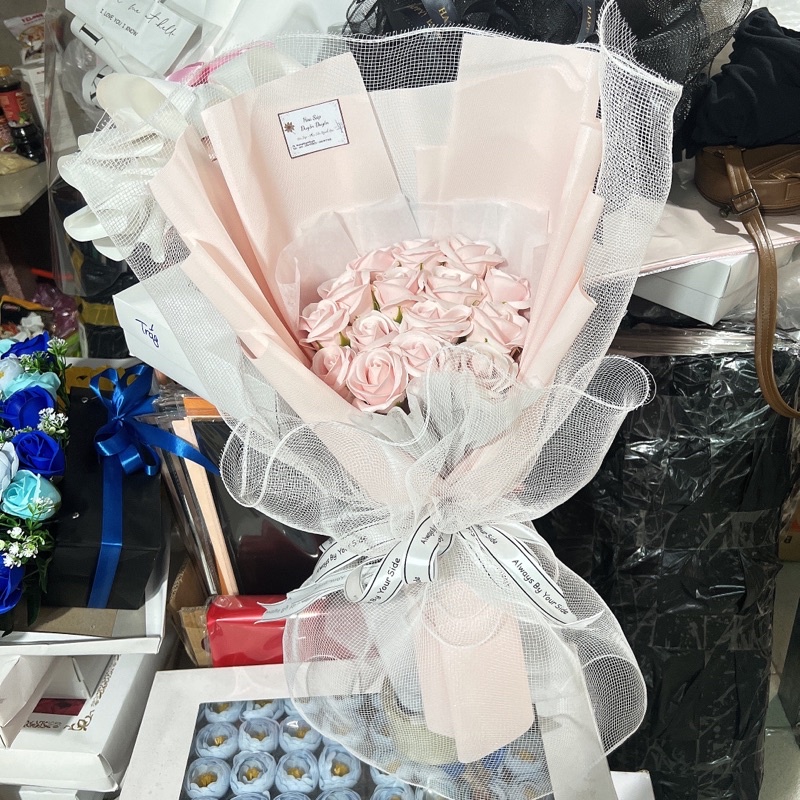 Hoa Bó Valentine tone Hồng phối lưới