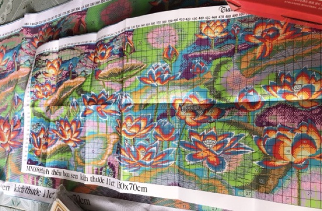 Tranh thêu đầm hoa sen  Mn0088