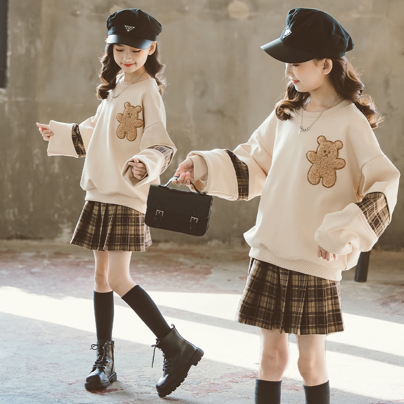 ❀Hàng giao ngay❀8-14 tuổi, quần áo trẻ em, Bộ Áo Sweater In Hình Gấu + Chân Váy Caro Phong Cách Phương Tây Thời Trang Mùa Thu 2022 Mới Cho Nữ