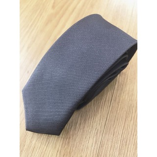 Cà vạt đen vân chéo chìm basic