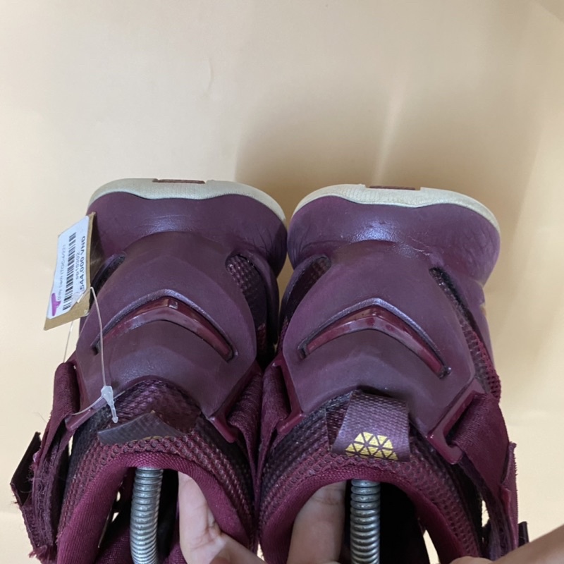 Giày chính hãng đã qua sử dụng