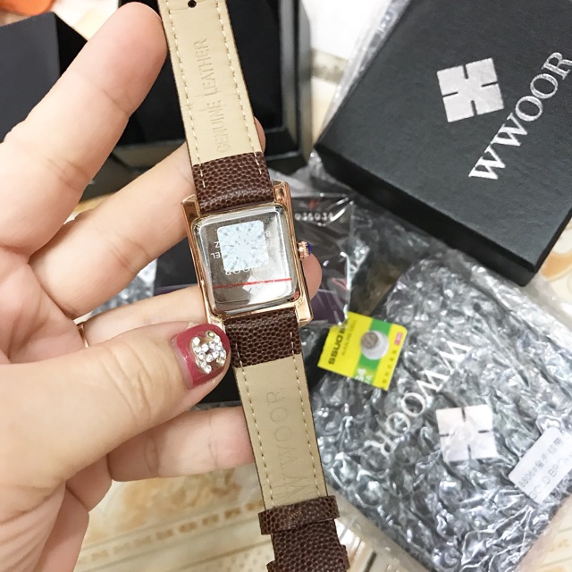 Đồng hồ nữ woor