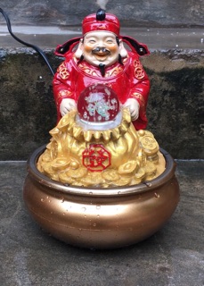 Thác nước phong thuỷ chậu vàng