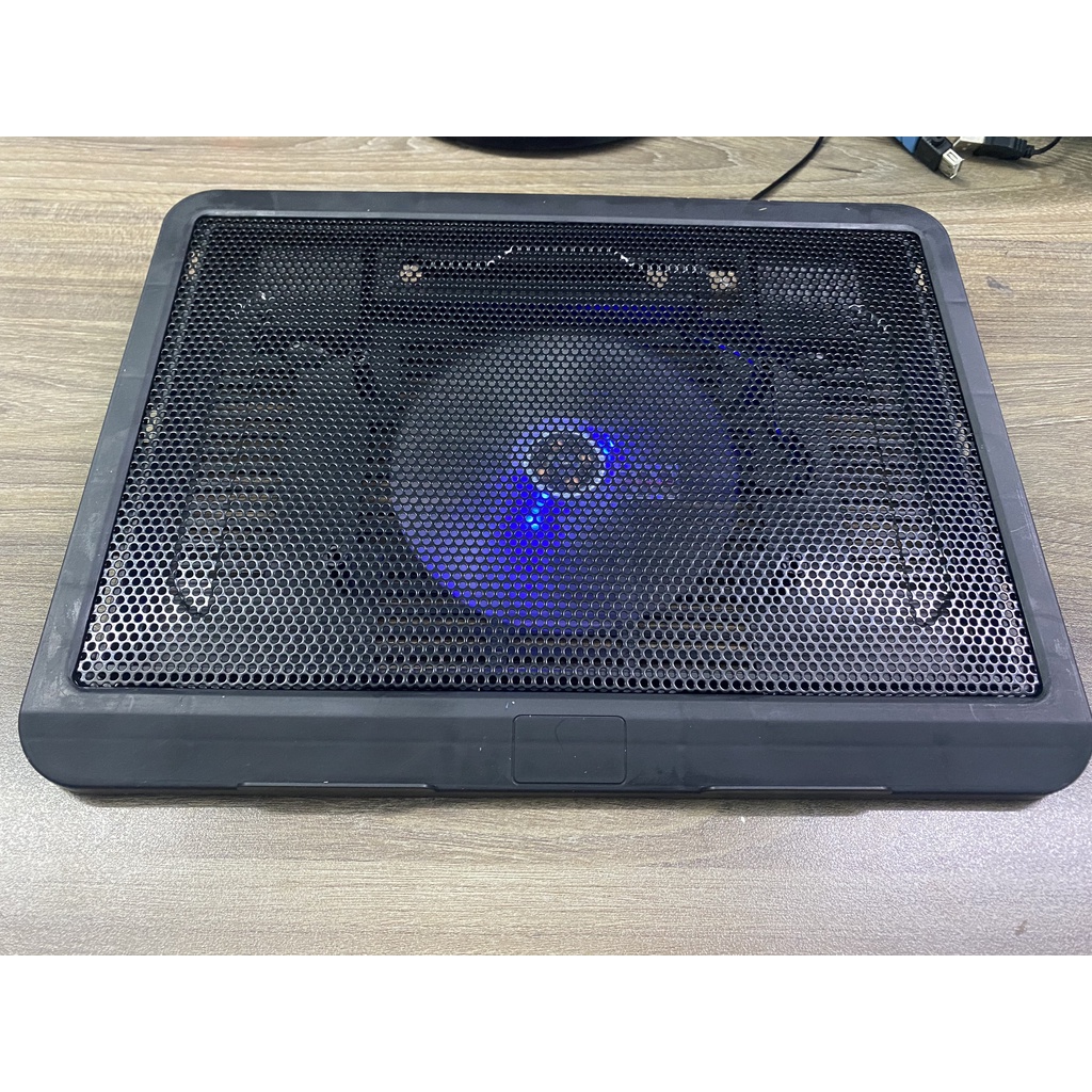 Đế tản nhiệt đèn led Cooler Master dành cho máy tính, laptop