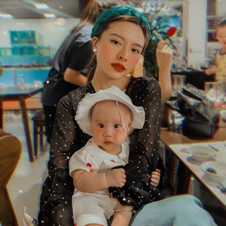 Sơ mi chấm bi cách điệu