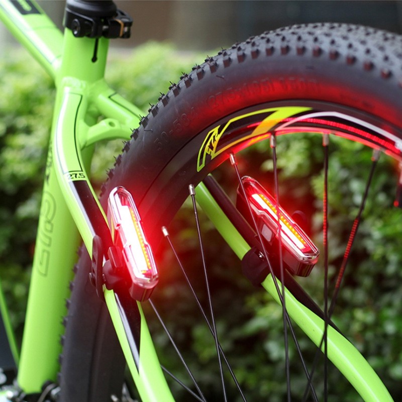 Đèn led gắn đuôi xe đạp leo núi MOSOWORLD 8 bóng có thể sạc lại bằng cổng USB 3 màu