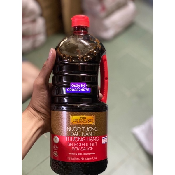 NƯỚC TƯƠNG ĐẬU NÀNH THƯỢNG HẠNG LEE KUM KEE 1.75L