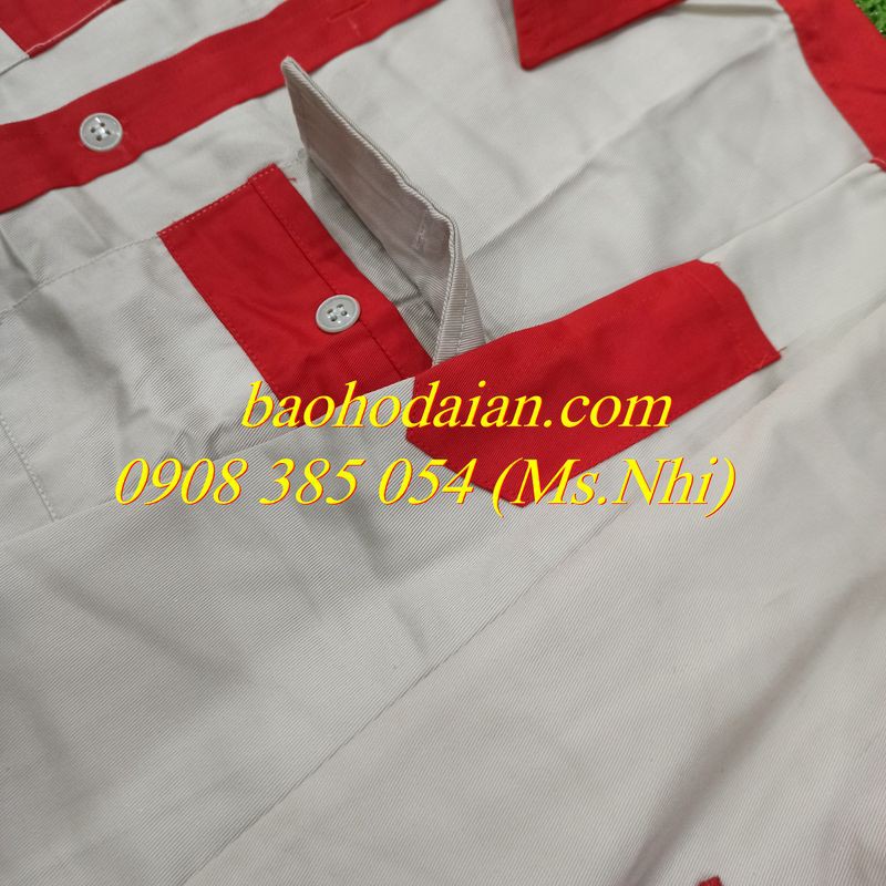Quần áo bảo hộ lao động màu kem phối đỏ vải kaki thấm hút mồ hôi M04- Hình thật