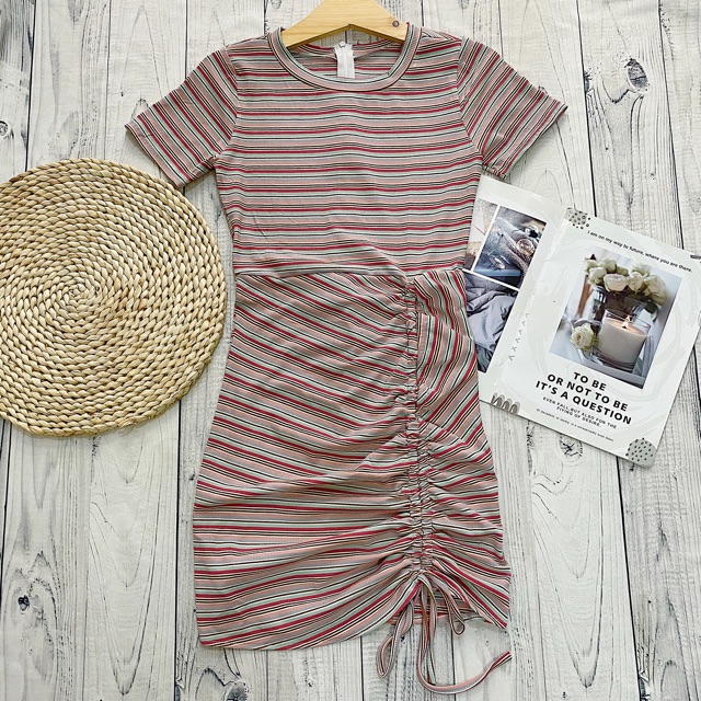 Đầm sọc kẻ ngang Rome Dress thiết kế body chun rút dây chất vải thun gân co giãn - váy ôm body | BigBuy360 - bigbuy360.vn