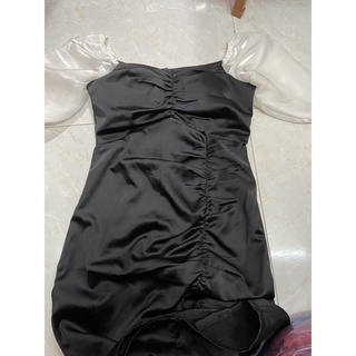 Váy body phối tay bồng