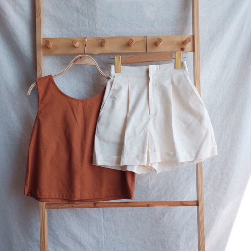Quần short linen gập gấu by Góc của Lam