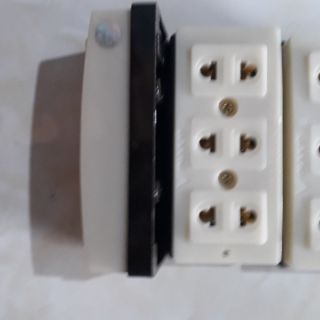 Ổ cắm 3 ngả đa năng Kip
