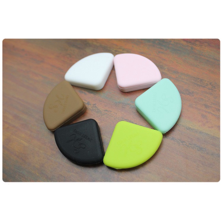 Miếng dán cạnh bàn chất liệu silicon dẻo Trong Suốt &amp; Màu cao cấp (hình tam giác &amp; hình tròn) - Giá 01 cái