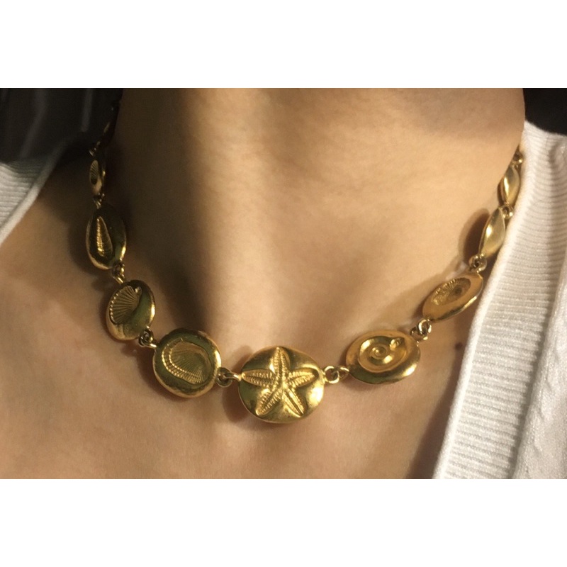 Vòng cổ vintage Trifari- thiết kế hoa văn vỏ ốc