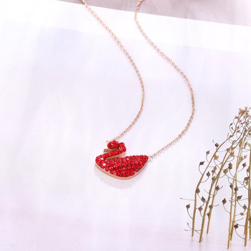 Dây Chuyền Thiên Nga Đá Nhân Tạo Màu Đỏ Titan Ko Đen TT 3162