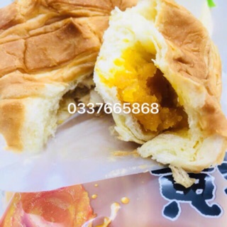 10 Chiếc Bánh Mì Nhân Cam Trứng Muối