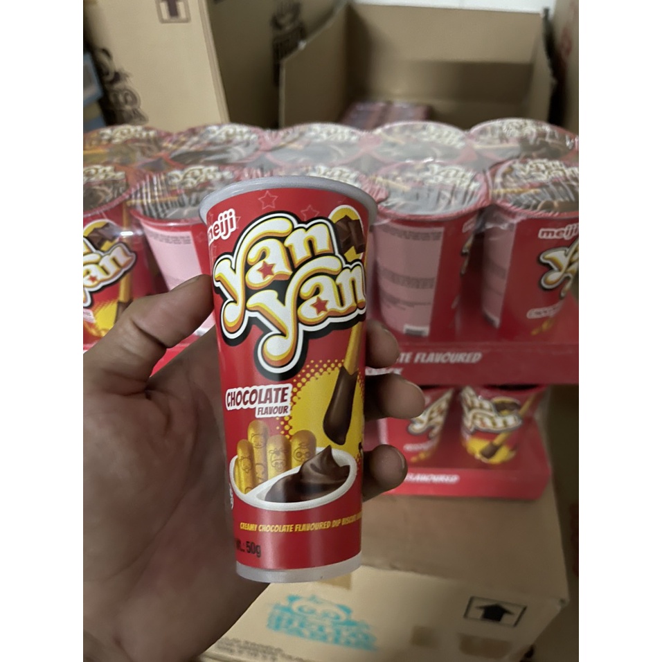 Bánh que Meiji Yan Yan chấm kem socola ly 50g