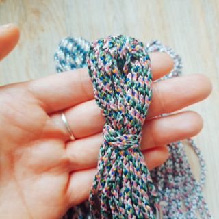 Dây thổ cẩm thắt vòng tay handmade