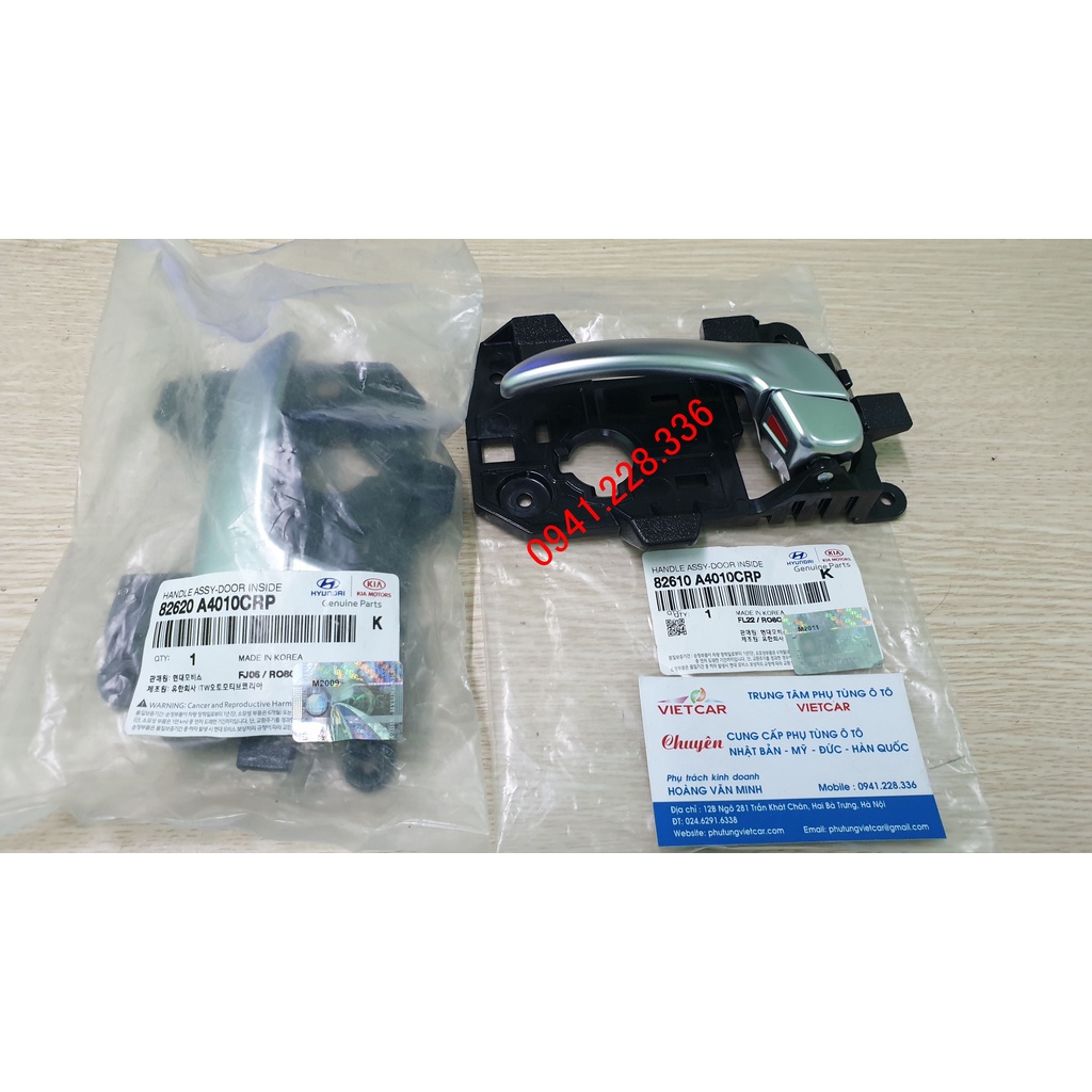 Tay mở cửa trong Kia Rondo chính hãng