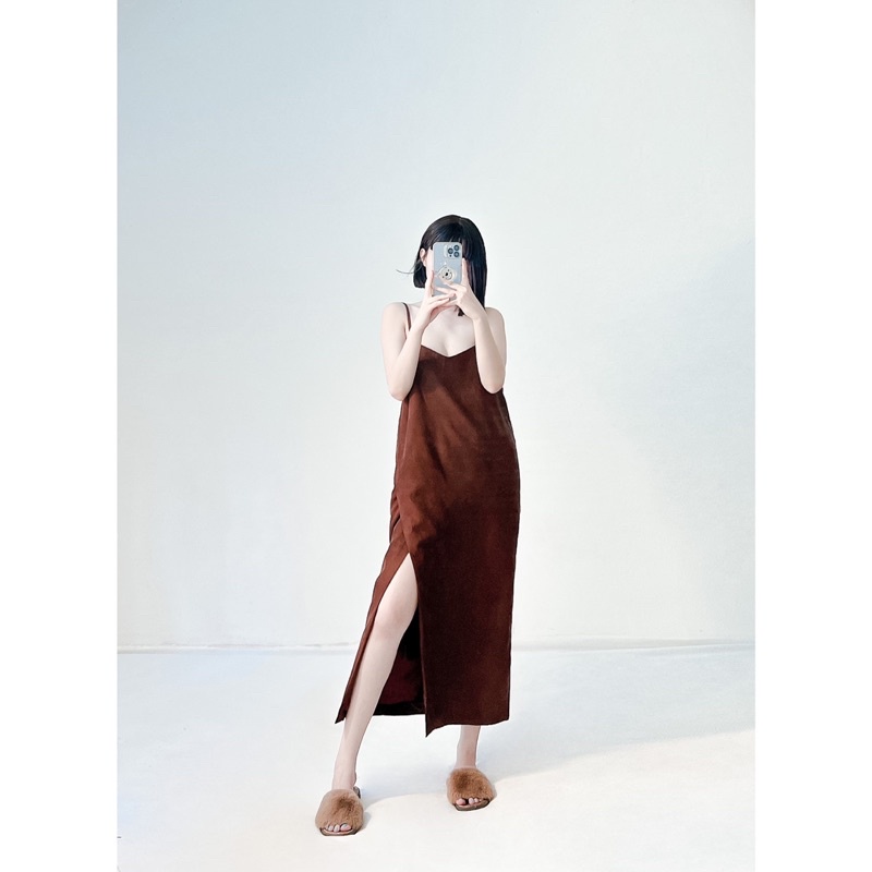 Đầm 2 dây midi da lộn xẻ tà