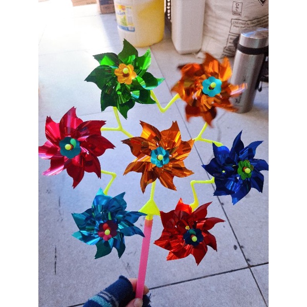 Chong chóng kim tuyến