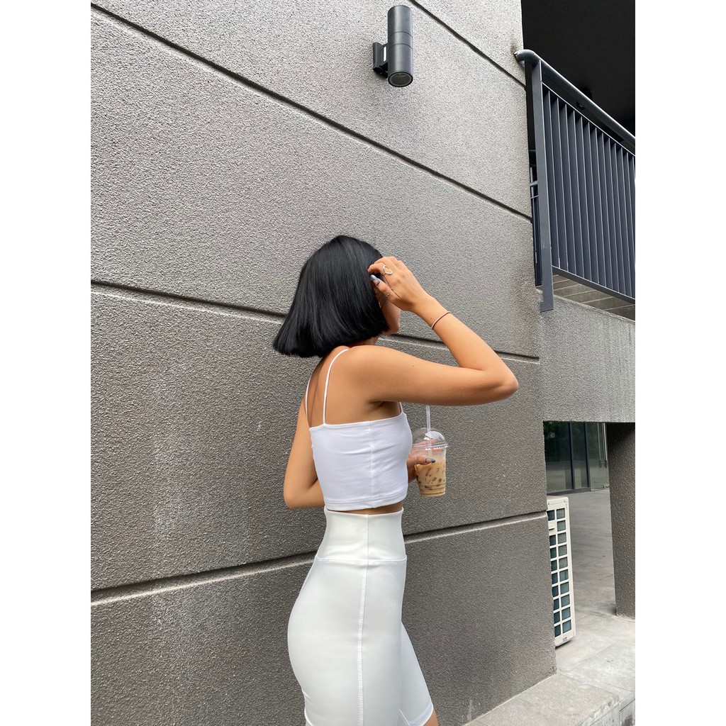 Là min - Quần Shorts Lửng Màu Trắng