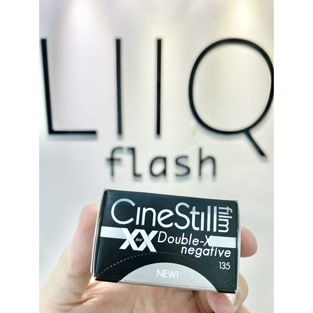 Phim CineStill BwXX Double-X ISO 250, Đen Trắng B&W, 135/35mm x 36 Kiểu, In Date Cho Máy Chụp Ảnh Film - LIIQ Flash