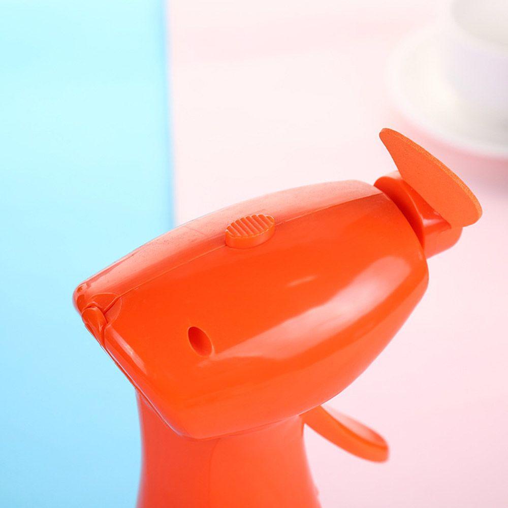 Quạt Phun Sương Làm Mát Chạy Bằng Pin 400ml Tiện Dụng