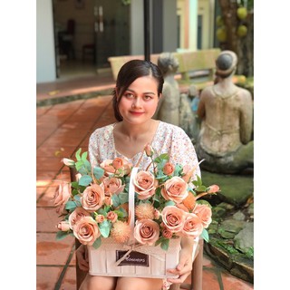 Giỏ Hoa lụa màu nâu tây