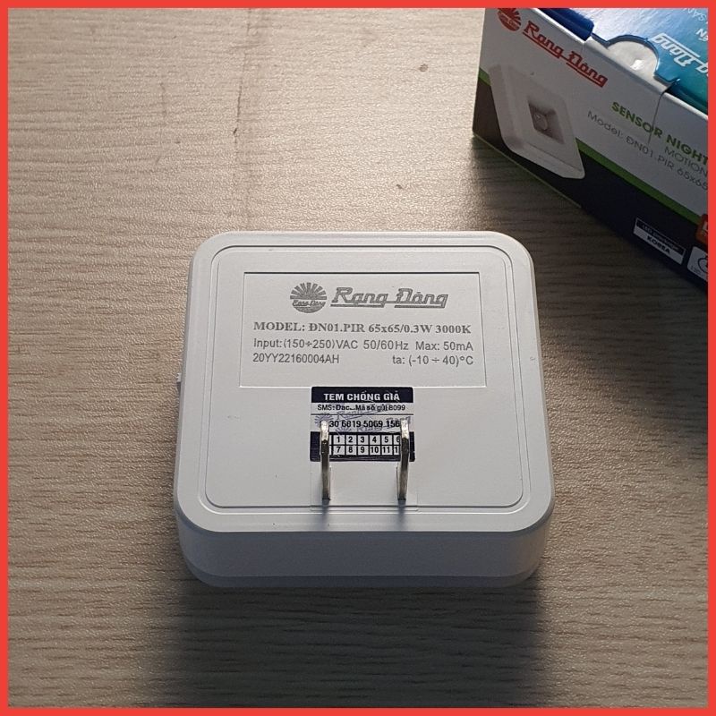 Đèn Ngủ Cảm Biến Ánh Sáng Rạng Đông - Đèn Ngủ Cảm Ứng Phát Hiện Chuyển Động ĐN01.PIR 65x65/0.3W