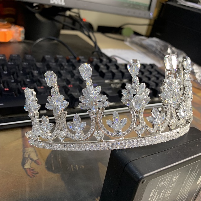 Vương miện cô dâu - phụ kiện cưới Giang - vương miện mẫu mới 3/2019