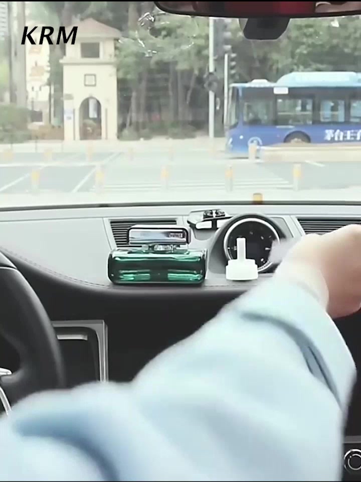 Nước hoa xe ô tô DUKE cao cấp chính hãng chiết xuất hoàn toàn từ thiên nhiên khử mùi,chống say xe,an toàn cho sức khoẻ | BigBuy360 - bigbuy360.vn