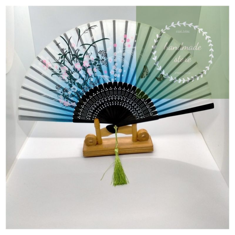Quạt Cổ Trang lụa thân tre có tua - quạt siêu nhẹ và mát