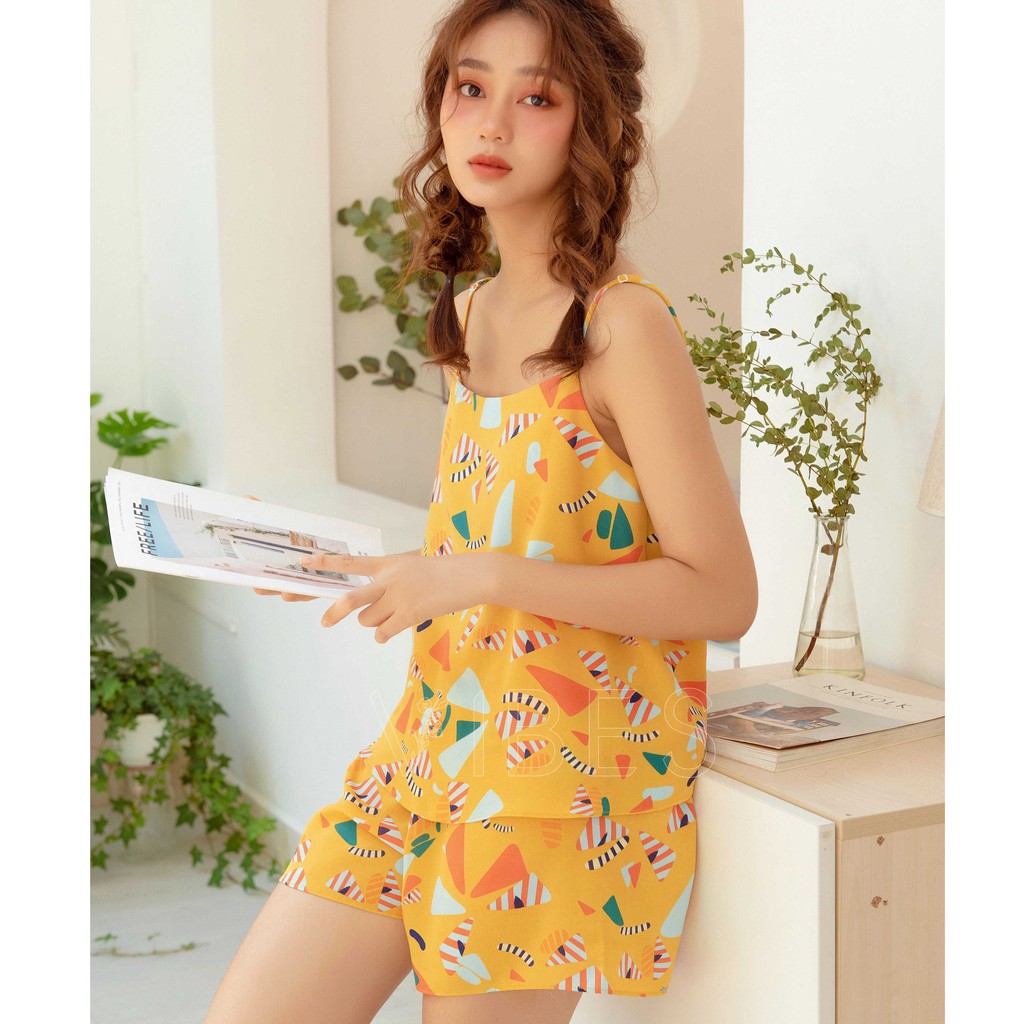 Bộ đồ mặc nhà 2 dây cao cấp VIBES Pattern Yellow Straps Set