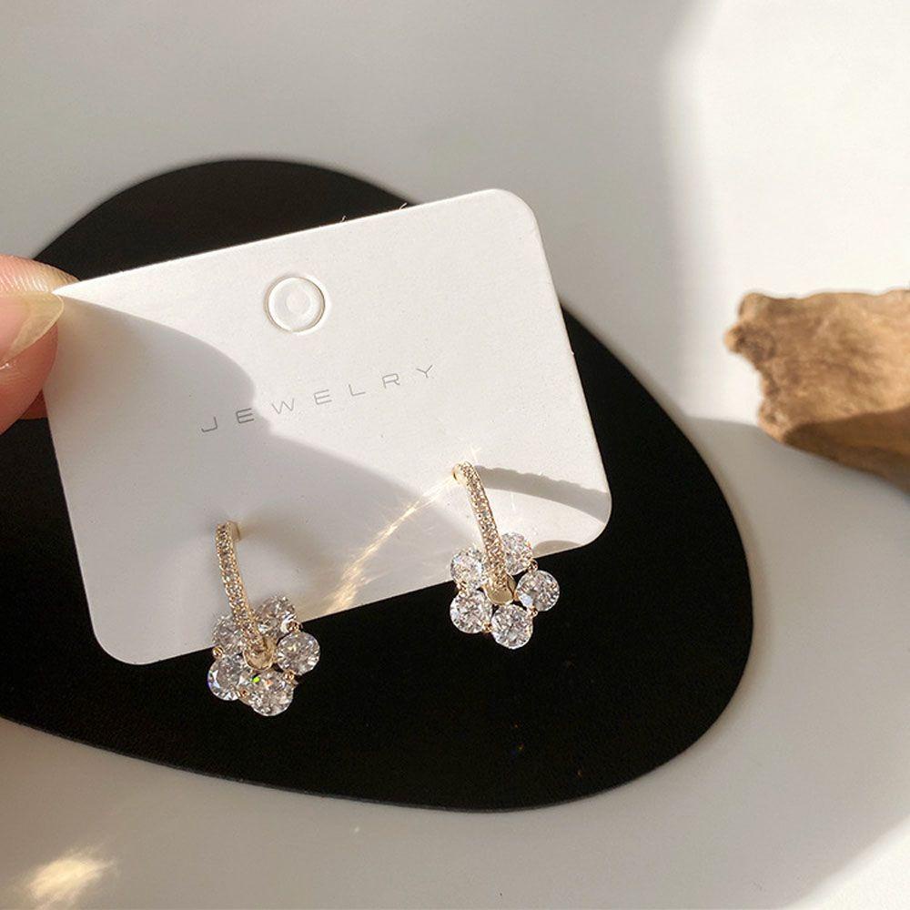 Khuyên Tai Vòng Lắc Lư Đính Hoa Lấp Lánh Ngọt Ngào Đơn Giản Cho Nữ