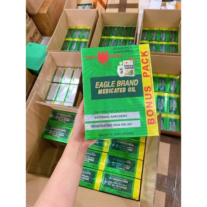 Dầu Gió Nước Xanh - Vàng Con Ó 2 Nắp Eagle Brand 24ml