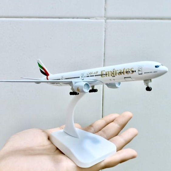 ⚡️ Mô hình máy bay 20cm kim loại hãng EMIRATES+ Đế chưng bày đẹp