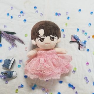 Đầm hồng cho doll 20cm