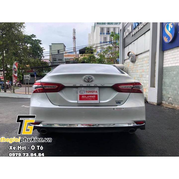 Ốp cản sau dành cho xe Toyota Camry 2019-2021 - mạ Crom cao cấp