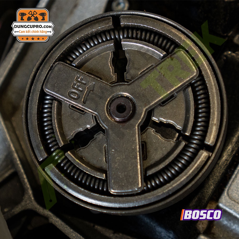 MÁY CƯA XÍCH BOSCO 6900 62CC - CHẠY XĂNG 2 THÌ CƯA ĐƯỢC MỌI LẠI CÂY