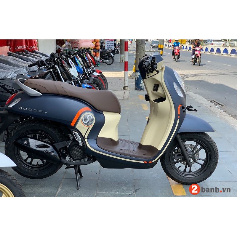 Pát mặt nạ- bảng tên xe Scoopy 2021-2023