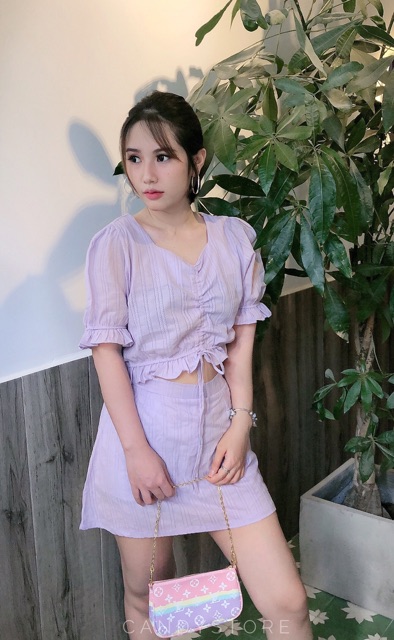 Set áo và chân váy xô ren cùng màu