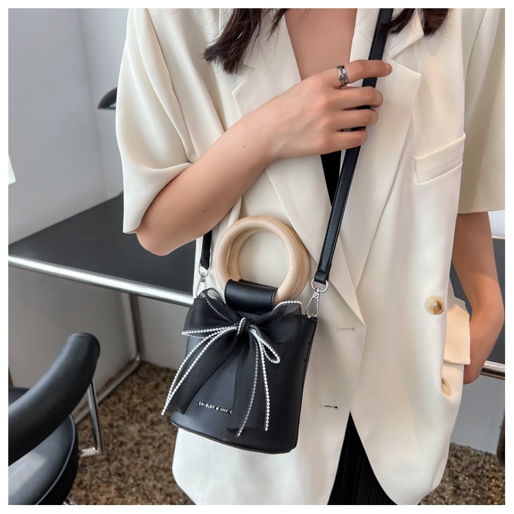 Túi xô đeo vai IELGY cầm tay đính nơ thời trang cho nữ