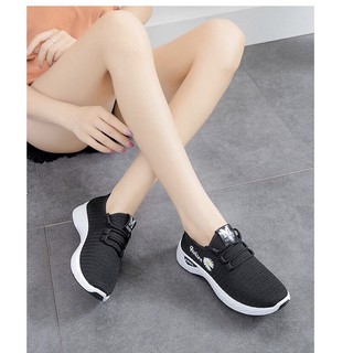 Giày giả dây hoạ tiết hoa cúc