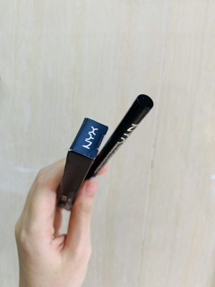 Kẻ mắt dạ Nyx thich black eyeliner
