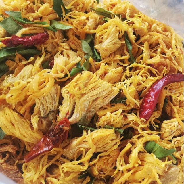 KHÔ GÀ LÁ CHANH