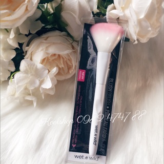 Cọ đánh phấn má Wet n Wild powder blush