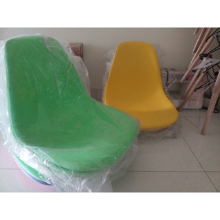 15 mặt ghế eames